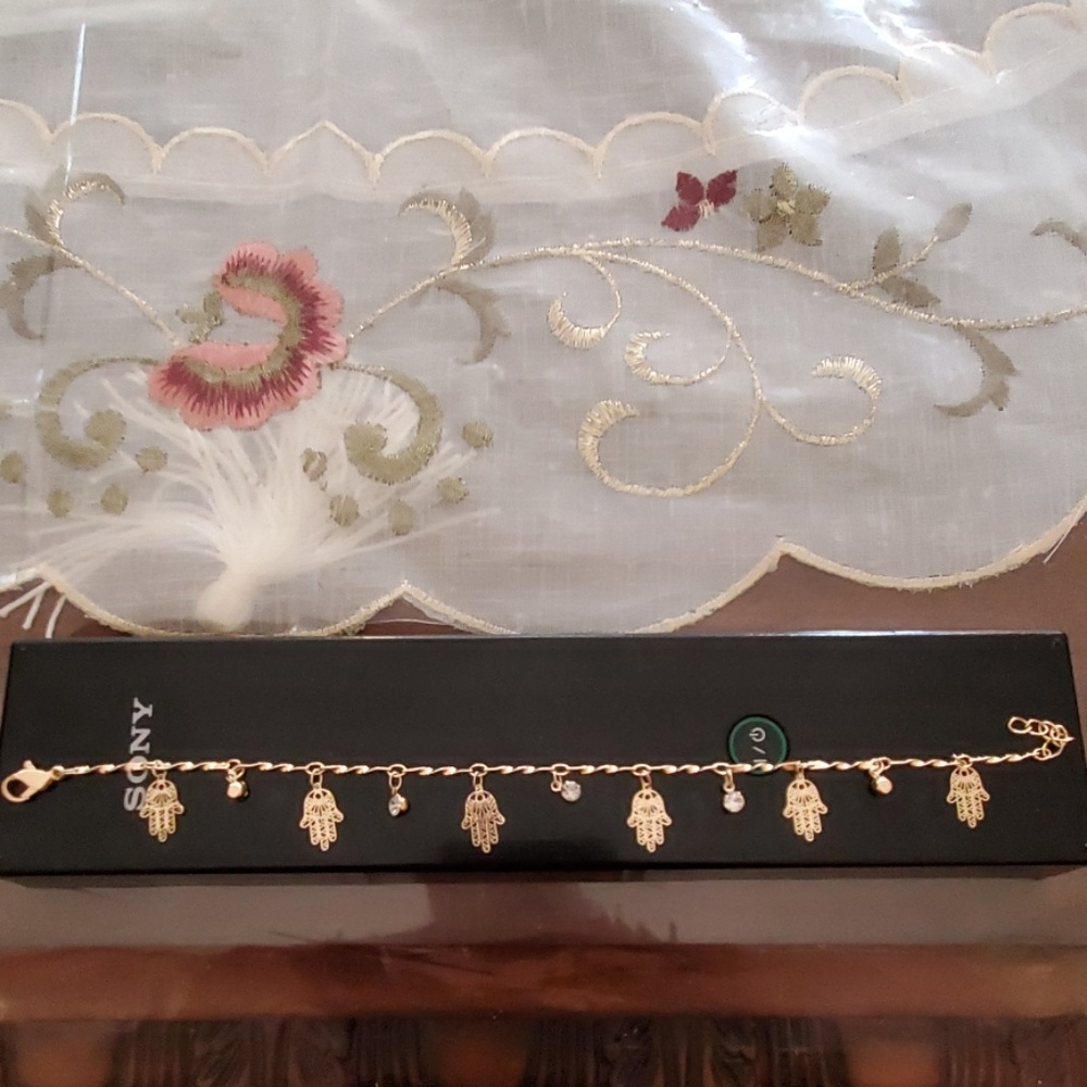 The Hamsa hand bracelet
